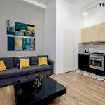 Apartment Kazincy - 1br & Stylish