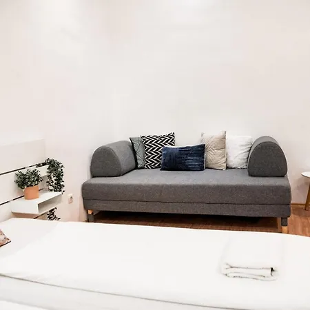 Апартаменты Stylish And Spacious ! Location Kazincy Netflix Будапешт