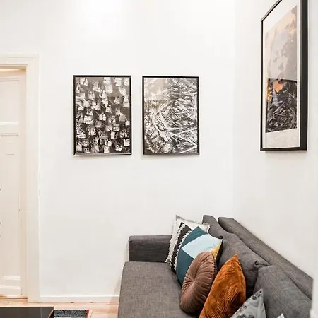 Stylish And Spacious ! Location Kazincy Netflix Апартаменты Будапешт