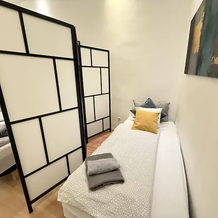 Kazincy -szimpla Kert 1br Apartment *