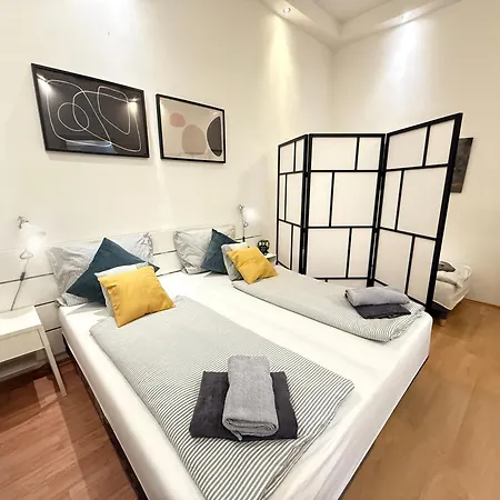 Kazincy -szimpla Kert 1br Apartment