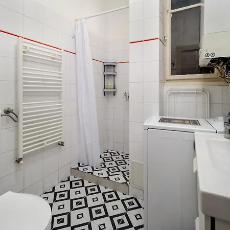 Kazincy -szimpla Kert 1br Apartment *