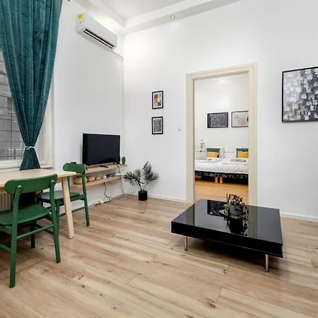 Kazincy -szimpla Kert 1br Apartment
