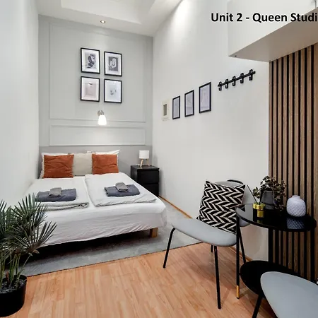 Kazincy - 1br & Stylish *