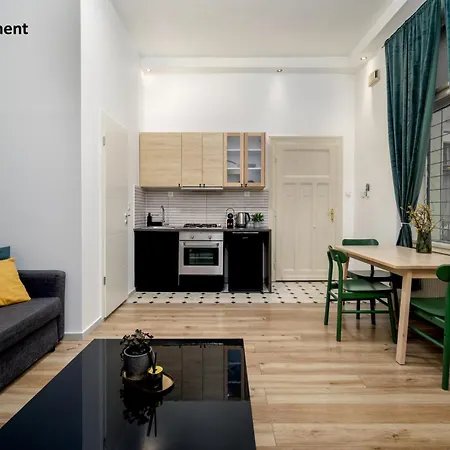 Apartamento Kazincy - 1br & Stylish *