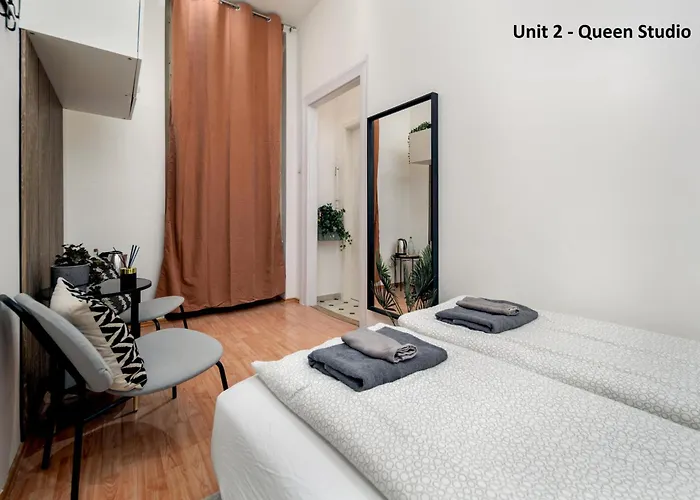 Kazincy - 1br & Stylish