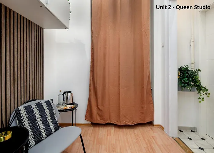 Kazincy - 1br & Stylish *