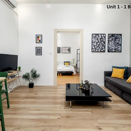 Kazincy - 1br & Stylish